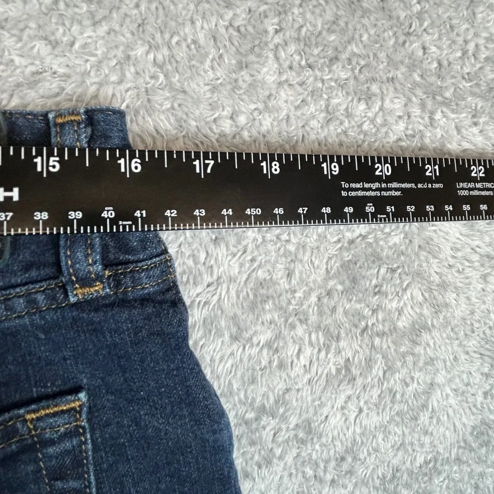 Eddie Bauer measured 32x27